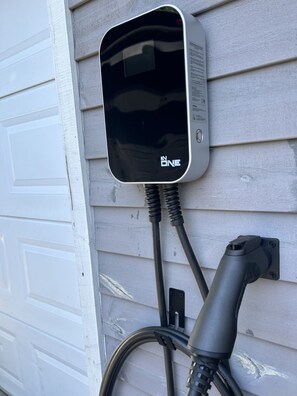 Miscellaneous - Open Air Condo! EV Charging Station! Private courtyard, 10-minute casino (chateauguay)