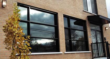 Condo Air Ouverte!Borne de Recharge EV!! Cour privee,Casino 10 minute