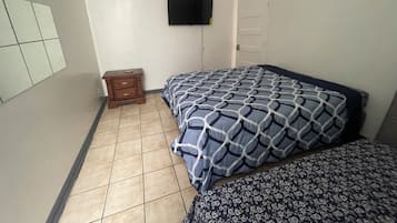 Iron/ironing board, WiFi, bed sheets