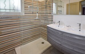 Shower - Maison avec piscine privée (Mazan)