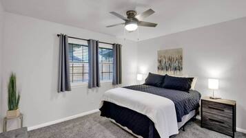 2 habitaciones, tabla de planchar con plancha, wifi y ropa de cama