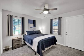 Strykjärn/strykbräda, wi-fi och sängkläder