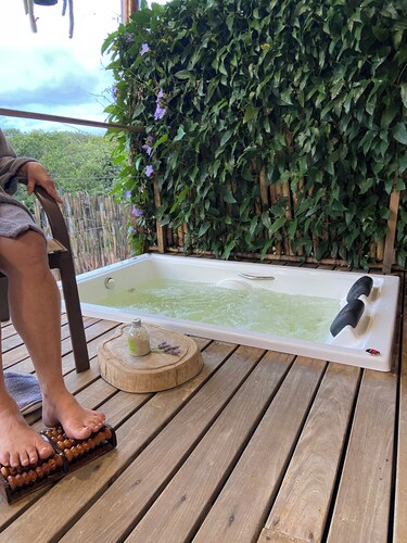 Chalet with hot tub: water directly from the Bridal Veil Waterfall heated to 40°C.