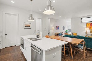 Interior - Chic Townhome x3 w Rooftop Views, Near Broadway! (Nashville)