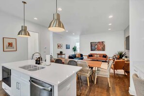 Interior - Stylish Townhome w Rooftop Views, Near Broadway! (Nashville)