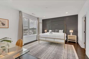 4 bedrooms, desk, iron/ironing board, WiFi - Stylish Townhome w Rooftop Views, Near Broadway! (Nashville)