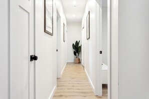 Interior - Charming 3 BDR Bungalow - Prime DT ATL Location! (Atlanta)