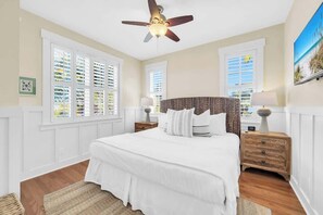 3 habitaciones, tabla de planchar con plancha y cuna de viaje 