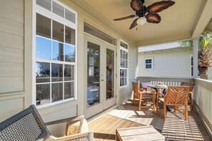 Outdoor dining - Resting Beach Place by Stay on 30a (Seacrest Beach)