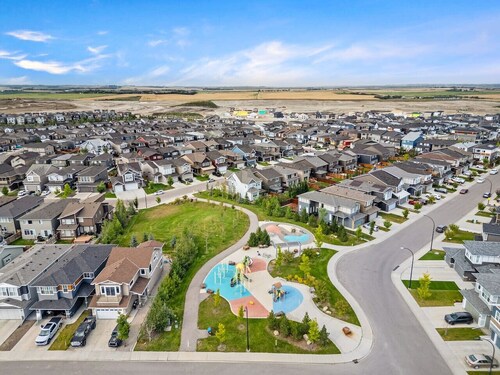 Northbound | Modern | Fast WiFi | 10-Foot Ceilings