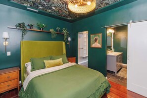 3 slaapkamers, een strijkplank/strijkijzer, wifi, beddengoed