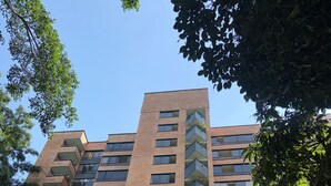 럭셔리 아파트, 시내 전망, 타워 | 외관