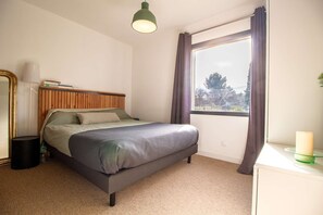 Free WiFi - Welcoming air-conditioned villa, peaceful garden, saltwater swimming pool, between the Alpilles... (BEAUCAIRE)