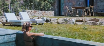 Private pool apartment PORTICCIO