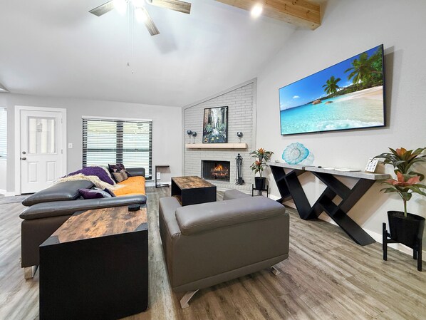 Smart-TV, Kamin