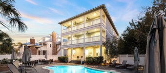 Walk to Seaside, Beach! Private Pool & LSV! Sleeps 24, PETS OK!