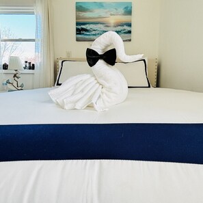 デスク、アイロン / アイロン台、WiFi、ベッドシーツ