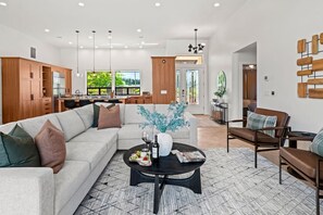 TV, fireplace, stereo