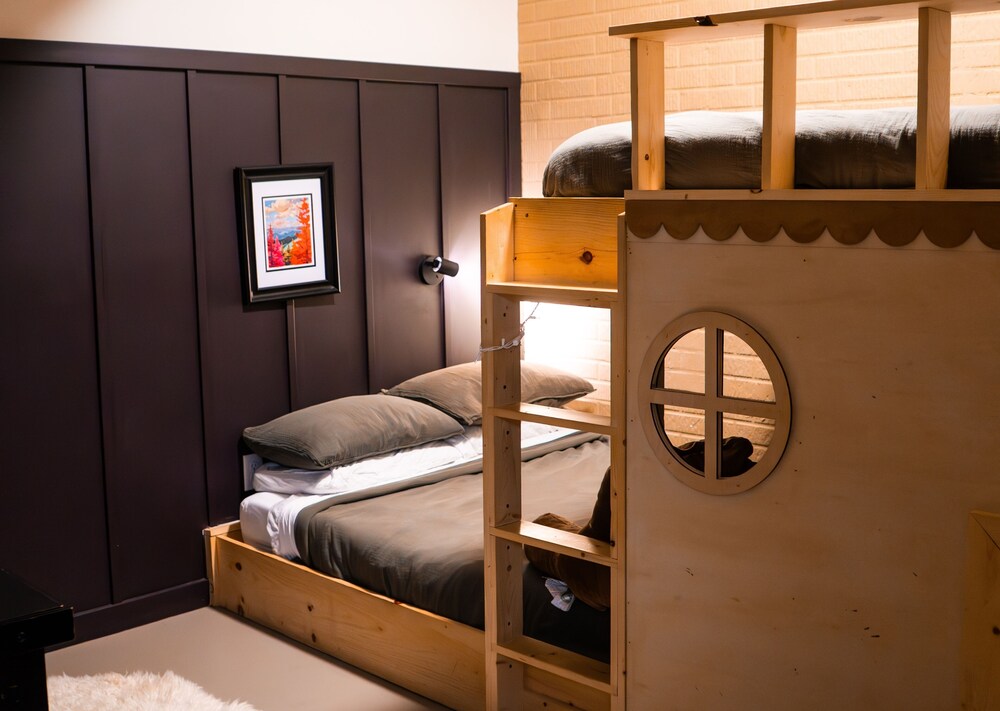 Sample Simple Micro Restort Eco-Luxe Micro Resort : 3 Cabins on 32 Acres of Forest : Private Trails ...