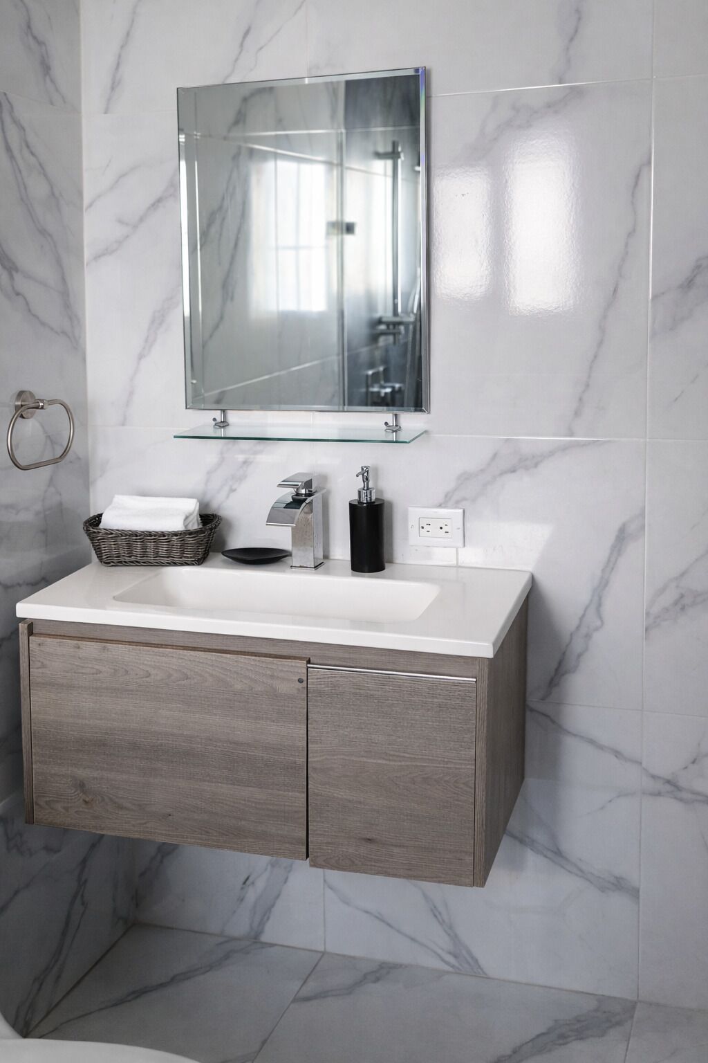 经典独立别墅 | 浴室 | 淋浴设施、免费洗浴用品、毛巾、卫生纸