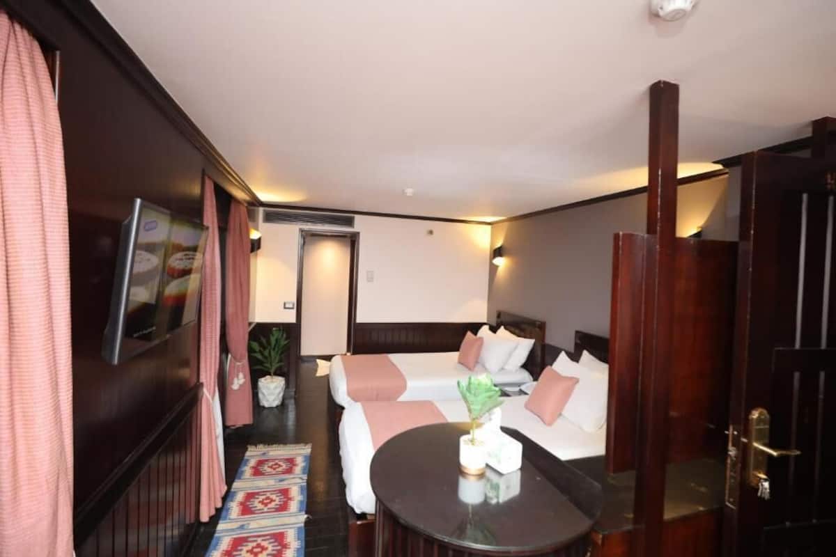 Doppel- oder Zweibettzimmer, Terrasse, Flussblick