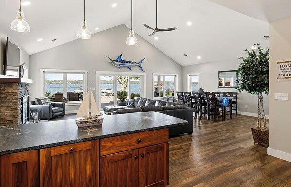 Smart TV, fireplace - Mott's Lakefront Landing: Dog-Friendly Lakefront Escape on Seneca Lake! (Lodi)