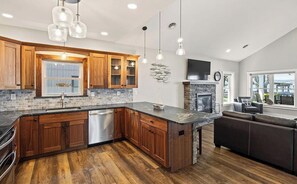 Interior - Mott's Lakefront Landing: Dog-Friendly Lakefront Escape on Seneca Lake! (Lodi)