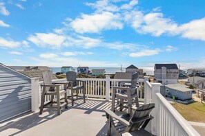 Property grounds - Sandy Bottoms by Carolina Getaway: Elevator Home w/ Ocean Views & Steps to Beach (Surf City)