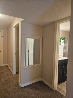 Interior - Beautiful & Cozy Guest Suite in Northwest Calgary (Calgary)