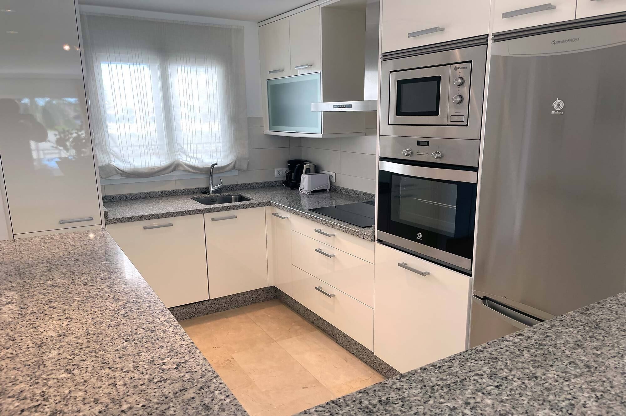 Apartment For 6 People, Garden Views - Estepona