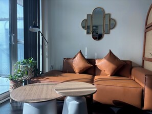 Living area - City View Toronto Condo/Leaside (Toronto)