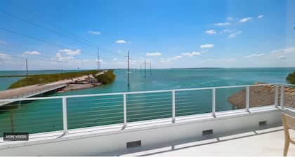 Papa Joe's Waterfront - Oceansuite 302