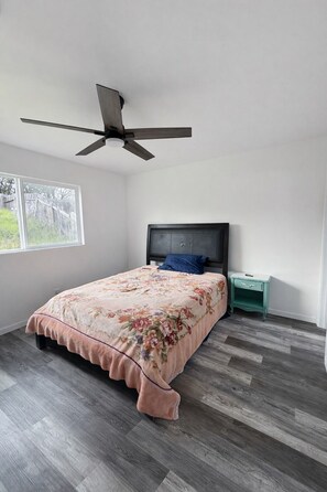 WiFi - Quaint 4-bedroom house in charming Willits perfect for families (Willits)