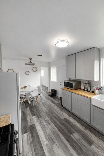 Quaint 4-bedroom house in charming Willits perfect for families