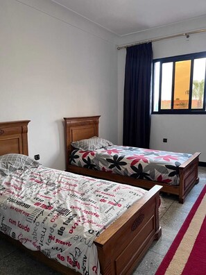 3 bedrooms, iron/ironing board, WiFi, bed sheets - DAR Mi HNiA (Marrakech)