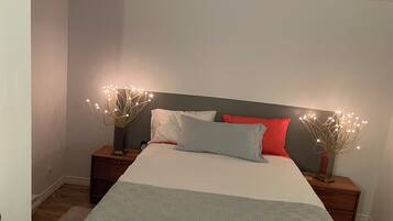 Fer et planche Ă repasser, accĂšs Internet, draps fournis