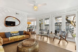 Smart TV - Grand Pavilion 120 - Premier Beachside Escape - Steps to dining & pools (Isle Of Palms)