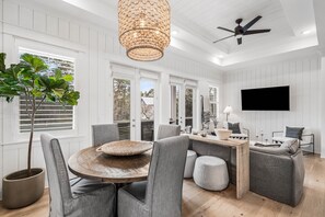 Dining - Stylish 2BR with Community Pools, Golf Cart & Steps to The Big Chill (Inlet Beach)
