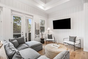 Smart TV, fireplace - Stylish 2BR with Community Pools, Golf Cart & Steps to The Big Chill (Inlet Beach)