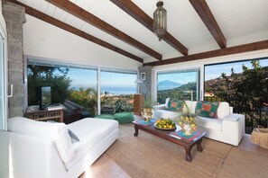 TV - Villa Giardino Segreto, Close to Sorrento (Sorrento)