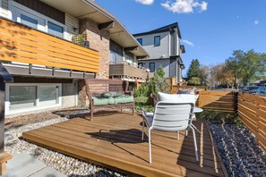 Terrace/patio - Large Central Calgary Home for Groups & Families — Walk to C‑Train (Calgary)