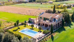 Unclassified image, 3 of 48, button - Beautiful farm with pool and garden on the outskirts of sa Pobla. (Sa Pobla)
