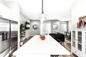 Interior - Upscale Gated 3BR wGarage Near CityCentre & Memorial (Houston)