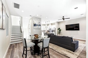 Interior - Upscale Gated 3BR wGarage Near CityCentre & Memorial (Houston)