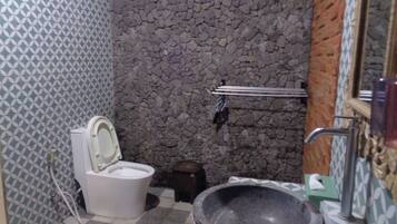 Habitación doble, vista al jardín | Baño