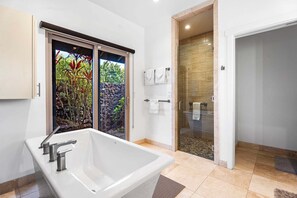Shower, hair dryer, towels - 🏖️Private Luxury Home at Waikoloa Beach Resort | Pool, Outdoor TV, Sleeps 8 (Waikoloa)
