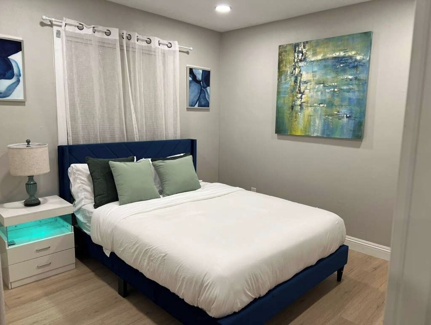 Bügeleisen/Bügelbrett, WLAN, Bettwäsche