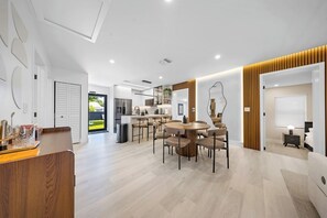 Dining - New Design Dist Escape:Pool| HotTub|Basketball Ct (Miami)