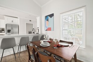 Dining - Savannah's Best - Privacy - Forsyth Park - 4BR 3BA (Savannah)