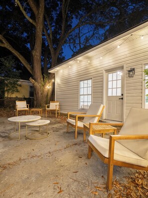 Terrace/patio - Savannah's Best - Privacy - Forsyth Park - 4BR 3BA (Savannah)